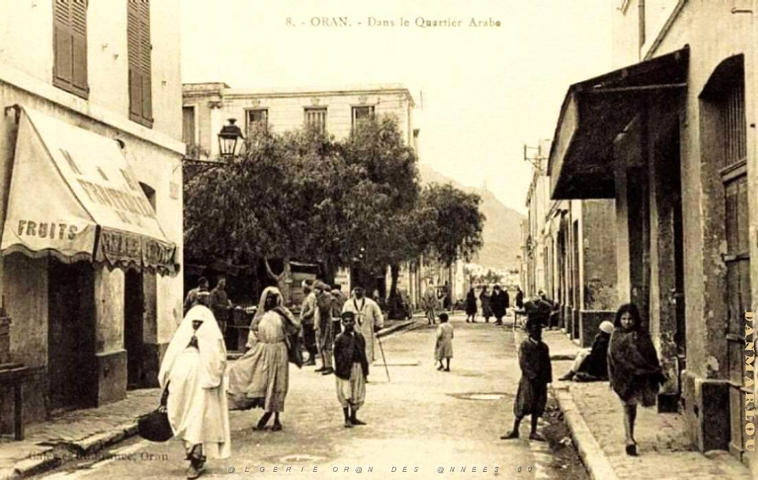 CA a- 052- Village negre.jpg